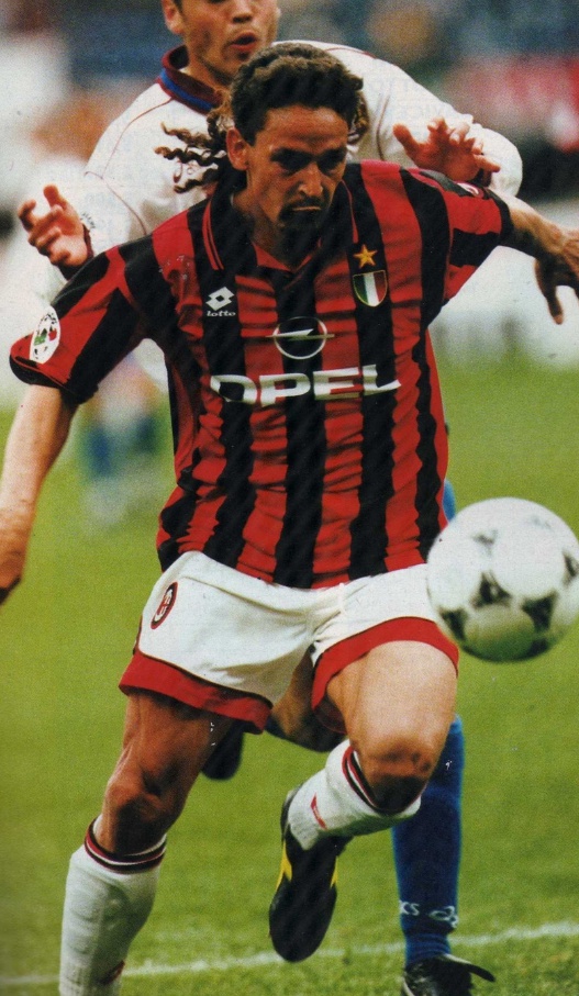 꽁지머리와 뛰어난 축구실력으로 유명한 이탈리아 전설의 공격수 로베리토 바조 네이버 블로그