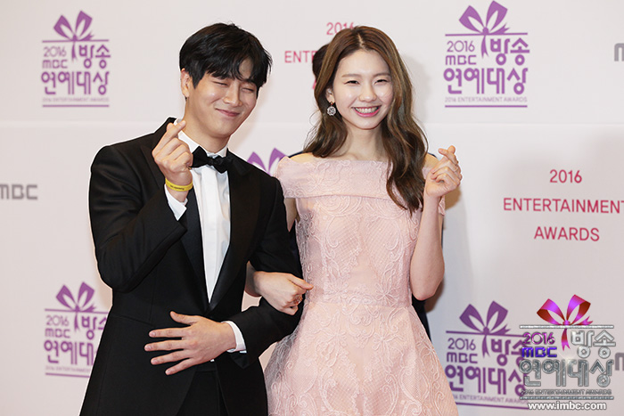 자기만의 방식대로 세월호 애도를 표하는 연예인들 | 인스티즈